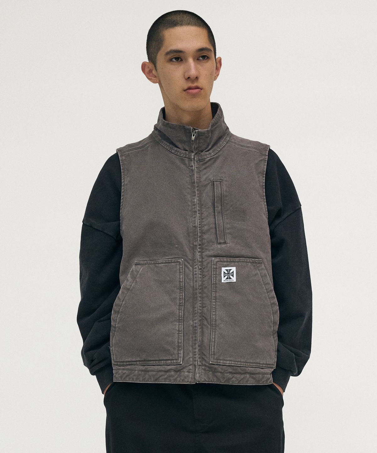 감마갤러리(GAMMA GALLERY) 13.5oz 빈티지 워싱 패디드 베스트 자켓 [누빔 안감] - CHARCOAL