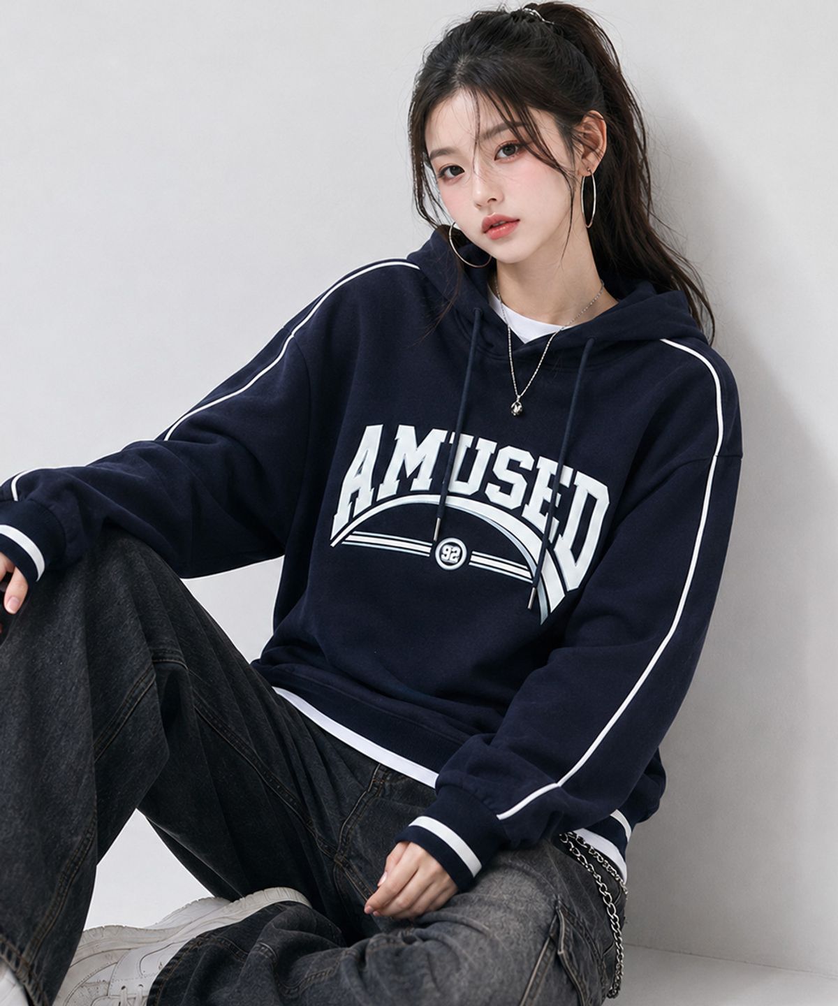 체이스컬트(CHASECULT) 여성 파이핑 장식 후드 티셔츠 -네이비