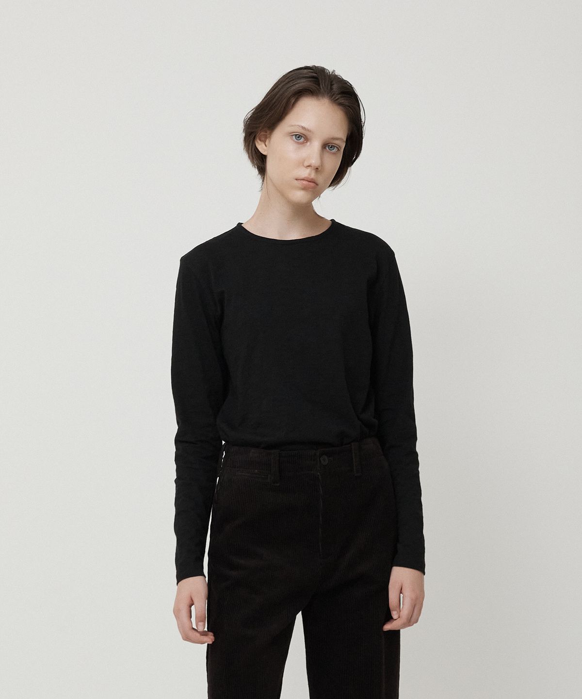 필더스(FIELDERS) WOMAN ESSENTIAL LOGO TEE BLACK