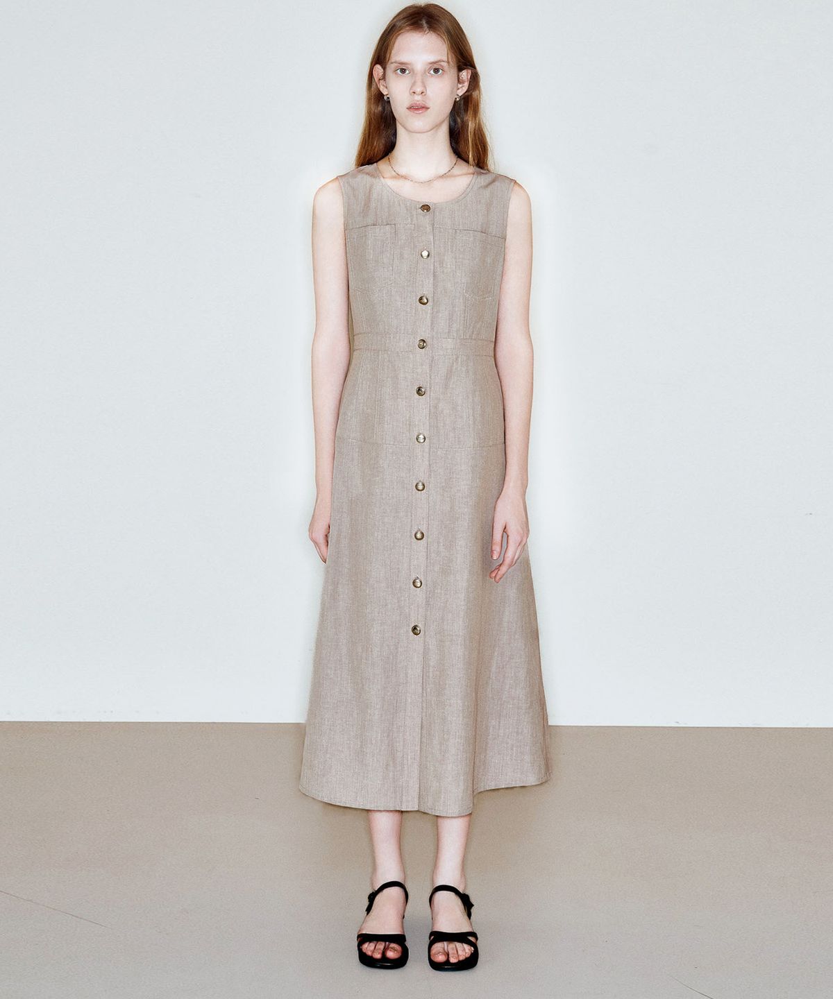 씨커슨(CKUSUN) FITTED ROUND NECK SLEEVELESS DRESS_BEIGE