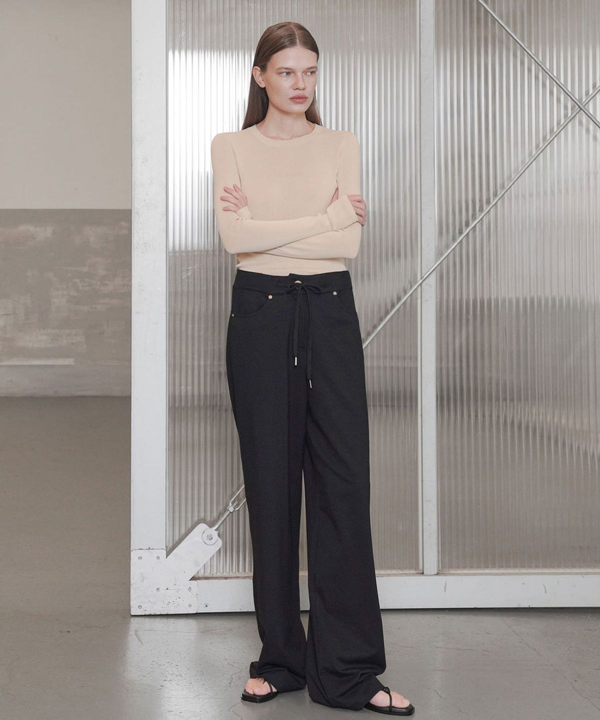 씨커슨(CKUSUN) DRAWSTRING STRETCH WIDE PANTS_BLACK