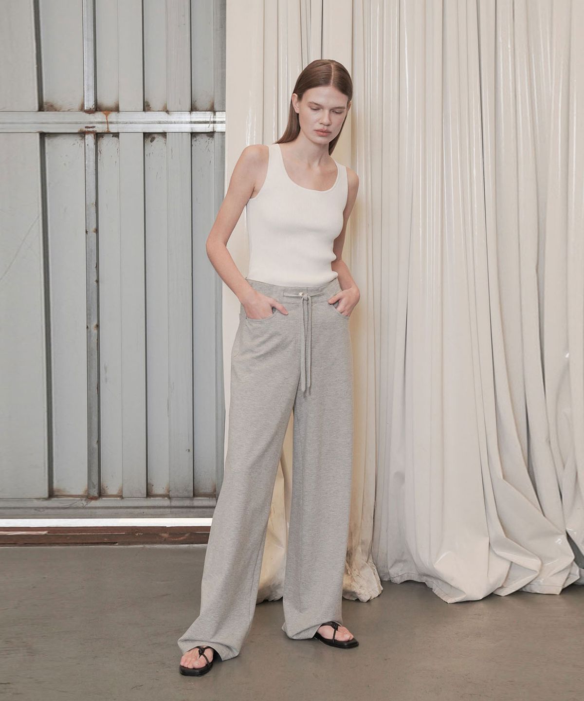 씨커슨(CKUSUN) DRAWSTRING STRETCH WIDE PANTS_GREY