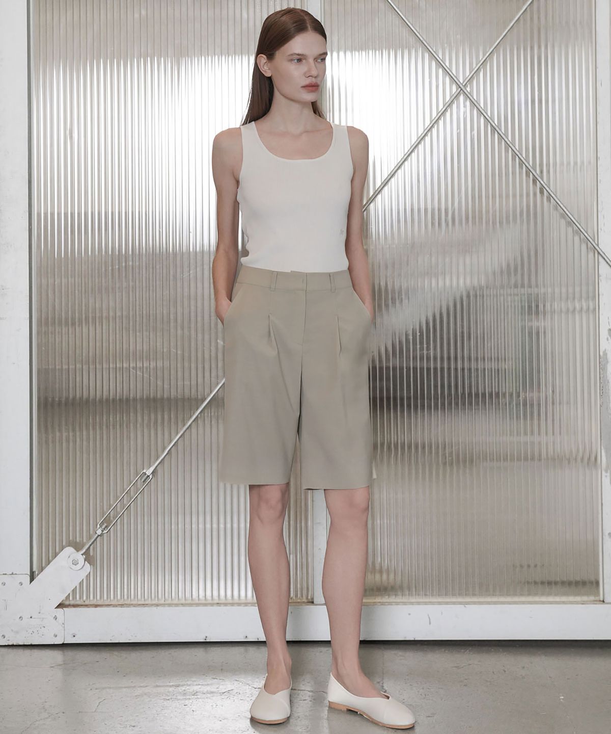 씨커슨(CKUSUN) WOOL BLEND ONE TUCK SHORTS_OLIVE