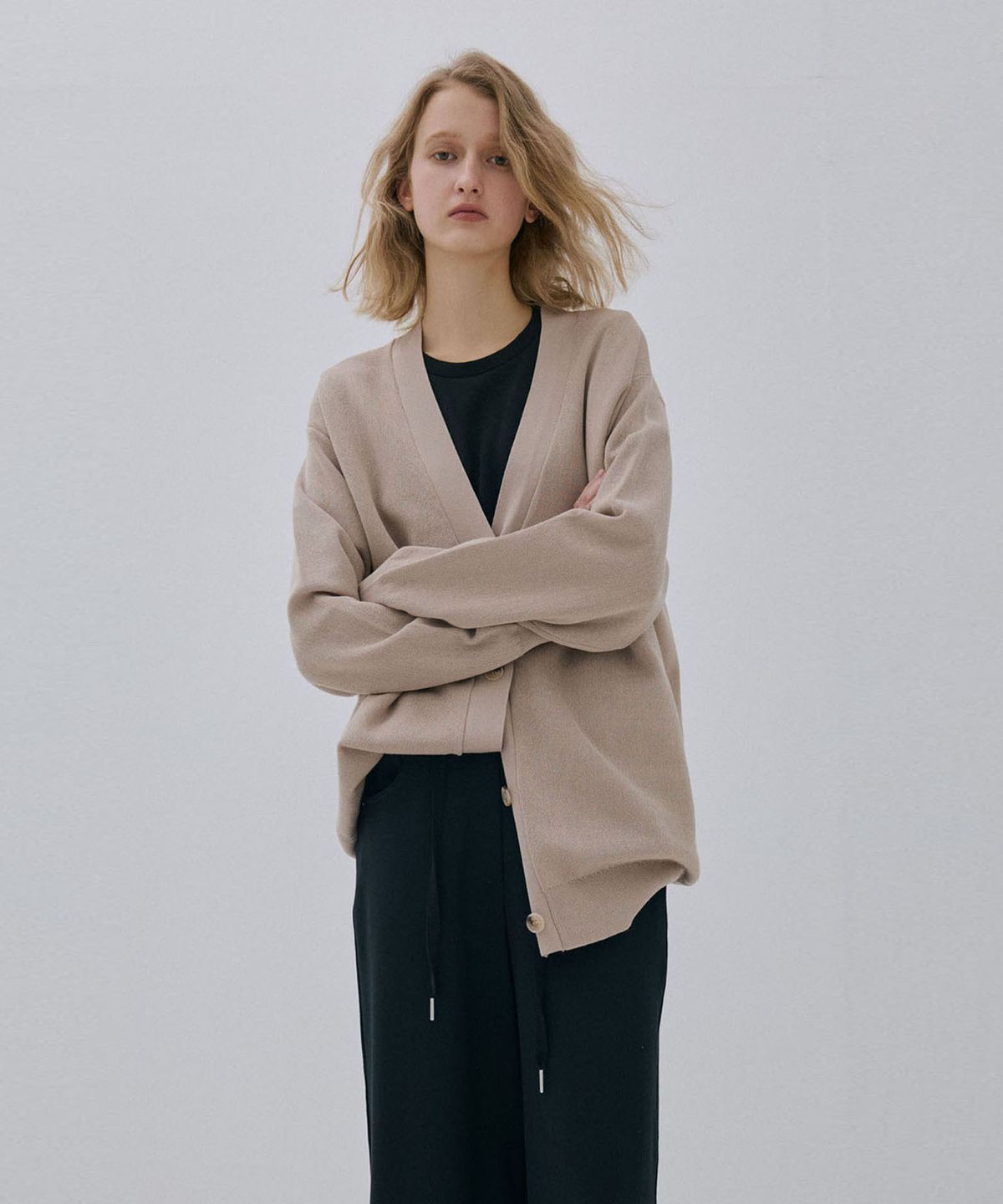 씨커슨(CKUSUN) TEXTURED OVAL KNIT CARDIGAN_BEIGE