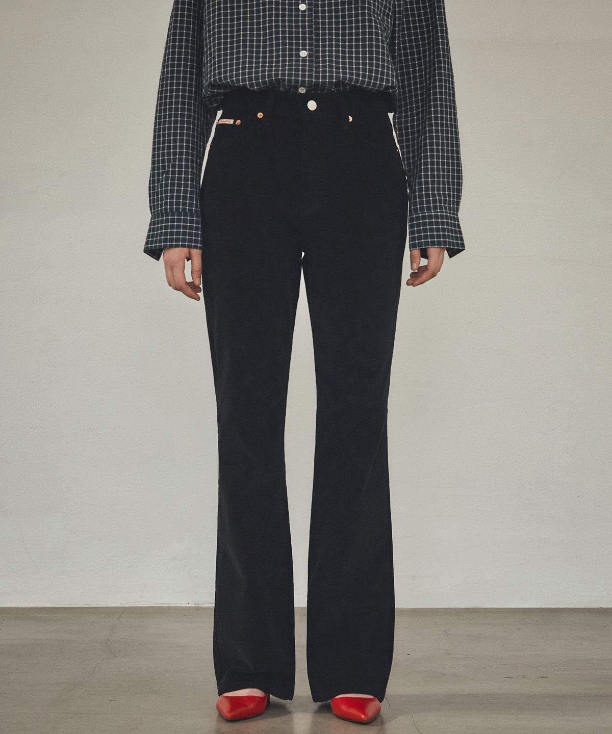 반원 아틀리에(VANONE ATELIER) P3201 코듀로이 플레어 팬츠_Black