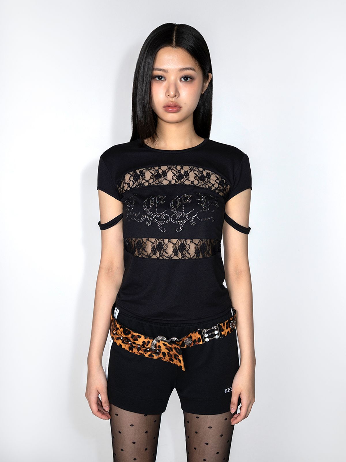 와이이이엘(YEEL) CUBIC POINT LACE TOP BLACK