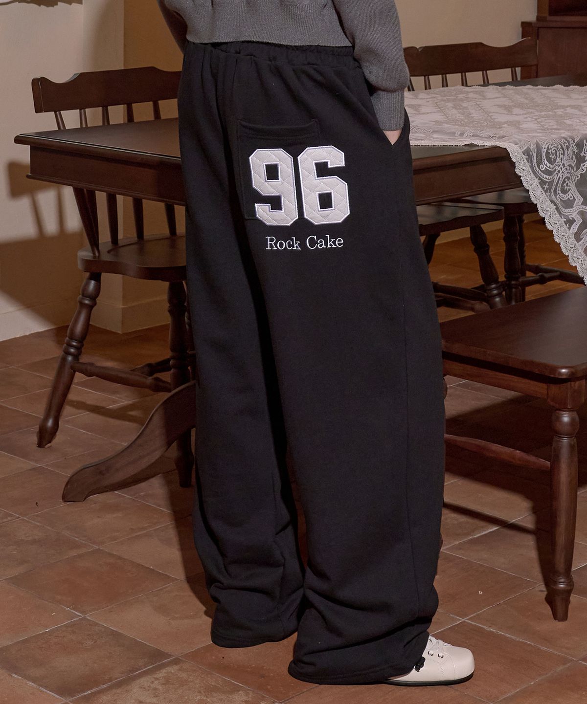 락케이크(ROCKCAKE) 96 Applique 2way Jogger - Black