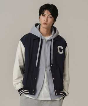 C 로고 카라 바시티 네이비