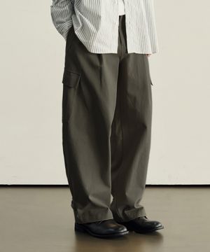 [데일리룸 X 로템버] 벌룬 레그 밀 와이드 카고 팬츠 [KHAKI]