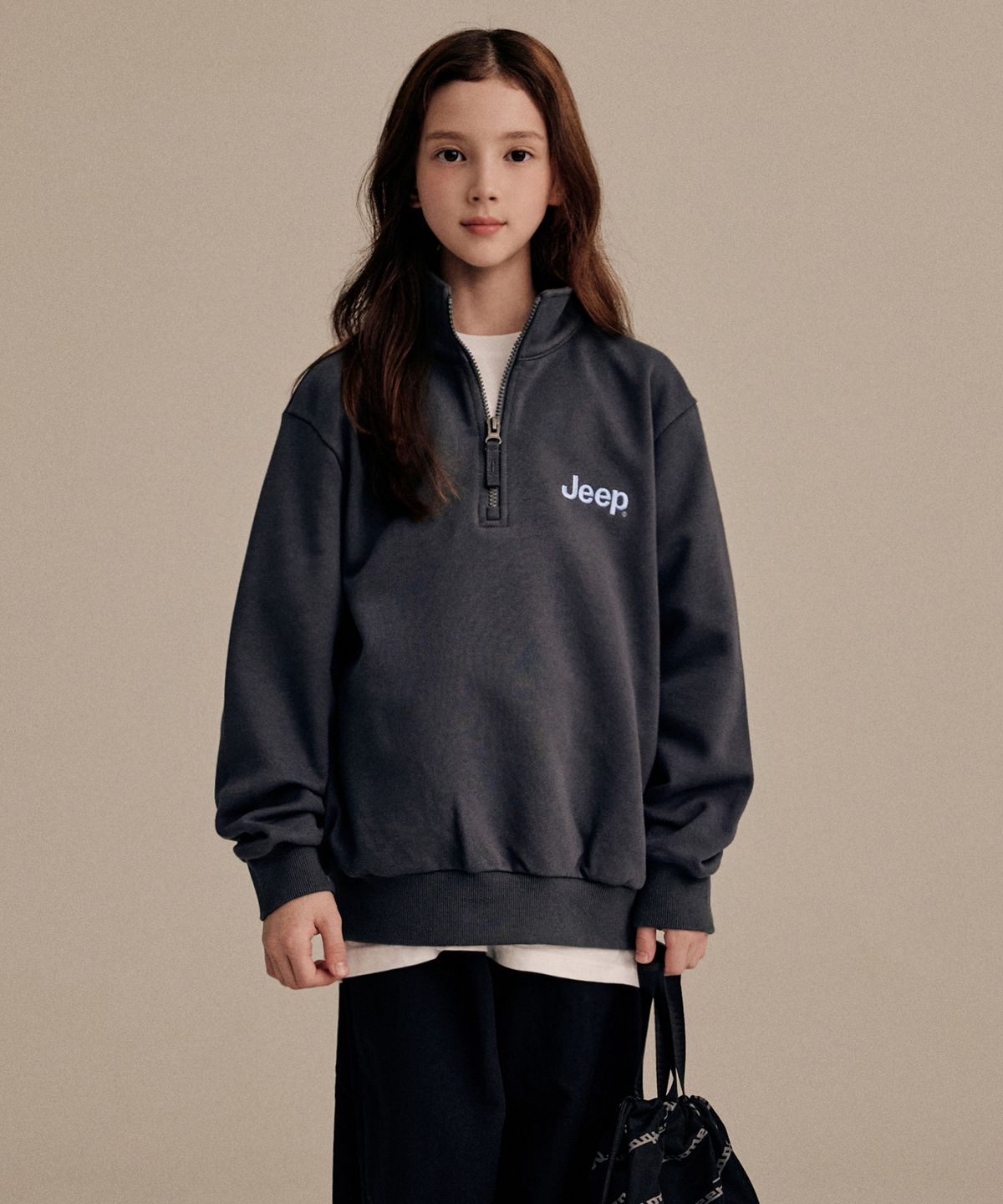 지프키즈(JEEPKIDS) M-Logo 반넥 집업 맨투맨(KP5TSU833DG)