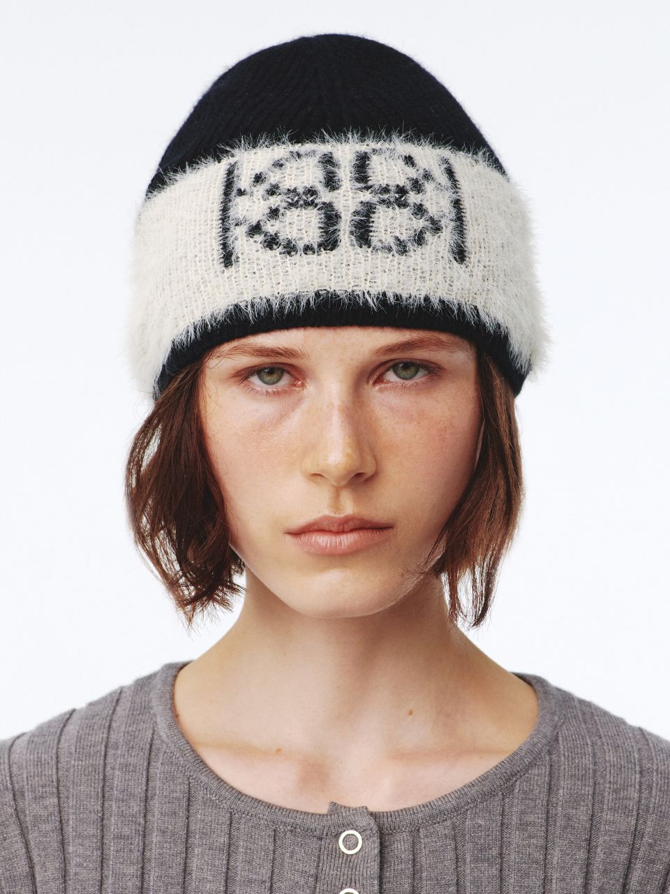 【１着でも送料無料】 Beanie Knit Emblem KIJUN | MUSINSA公式 UNISEX Ivory Black 帽子