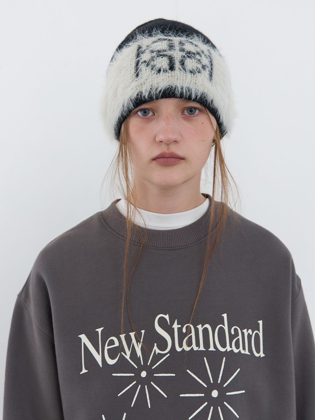 기준(KIJUN) Emblem Knit Beanie UNISEX Black Ivory