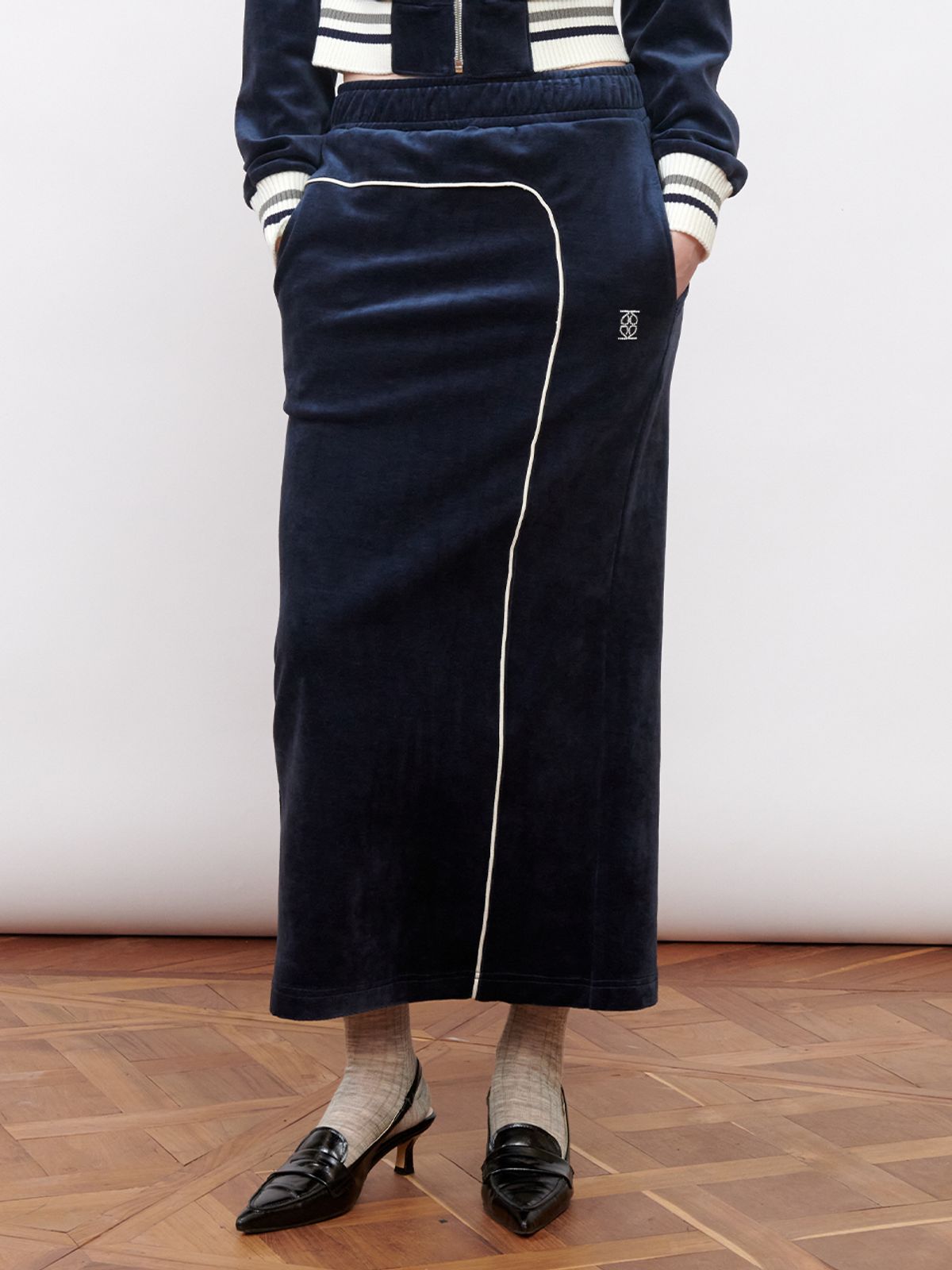 기준(KIJUN) Velour Long Skirt Navy