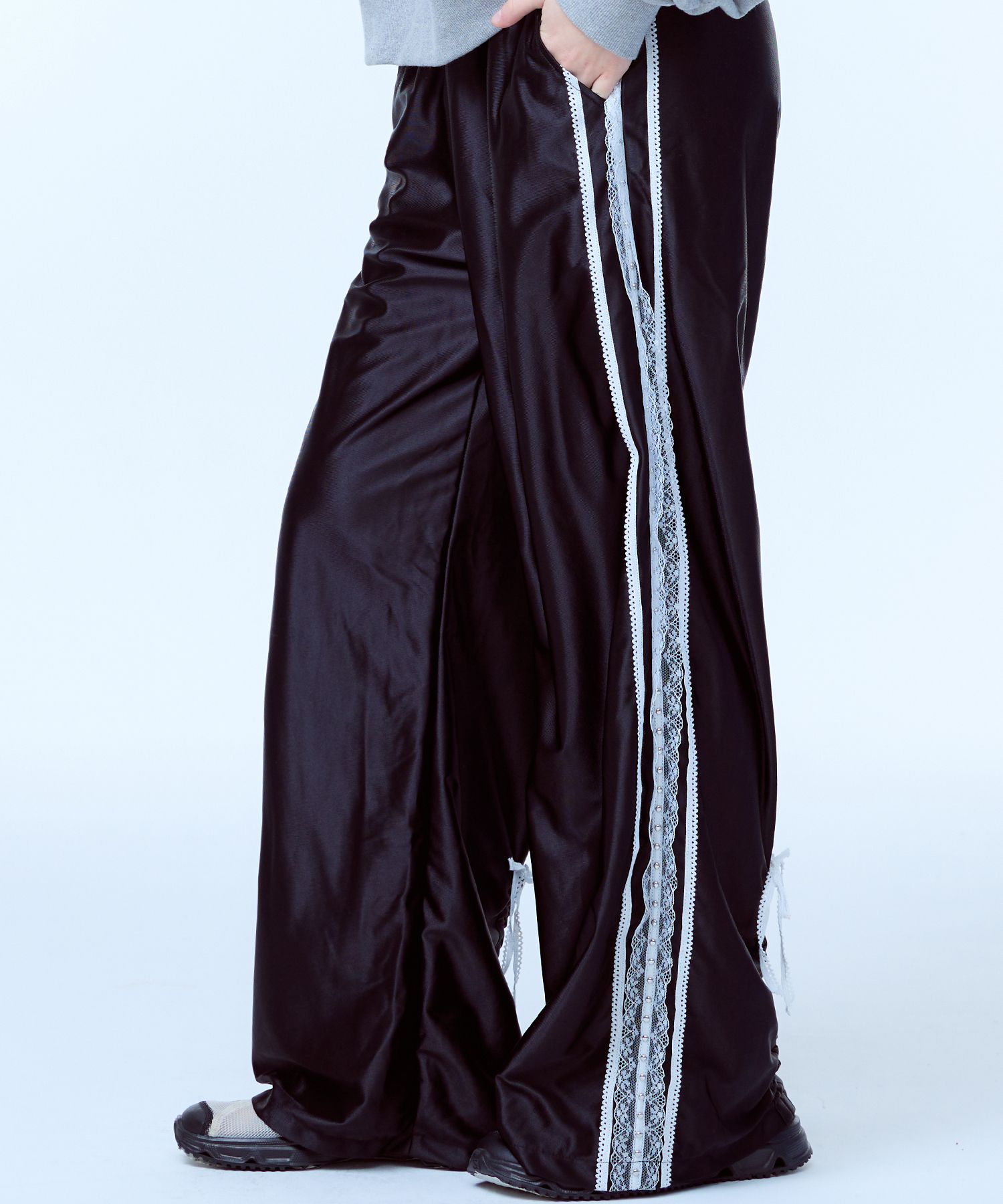 ★LUVISTRUE★PA LACE TRANING PANTS(BLACK)★正規品/直送料込 MUSINSA | LUV IS TRUE PA LACE TRANING PANTS(BLACK)