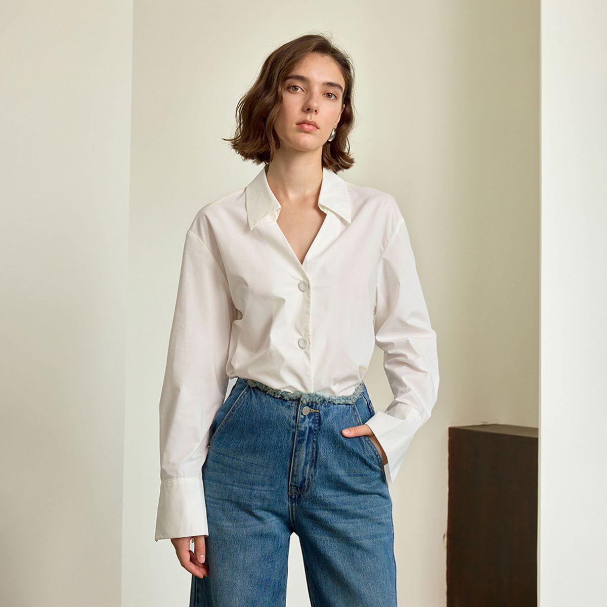 와이와이아이엠(YYIAM) YY_V-neck collar classic shirt_2color