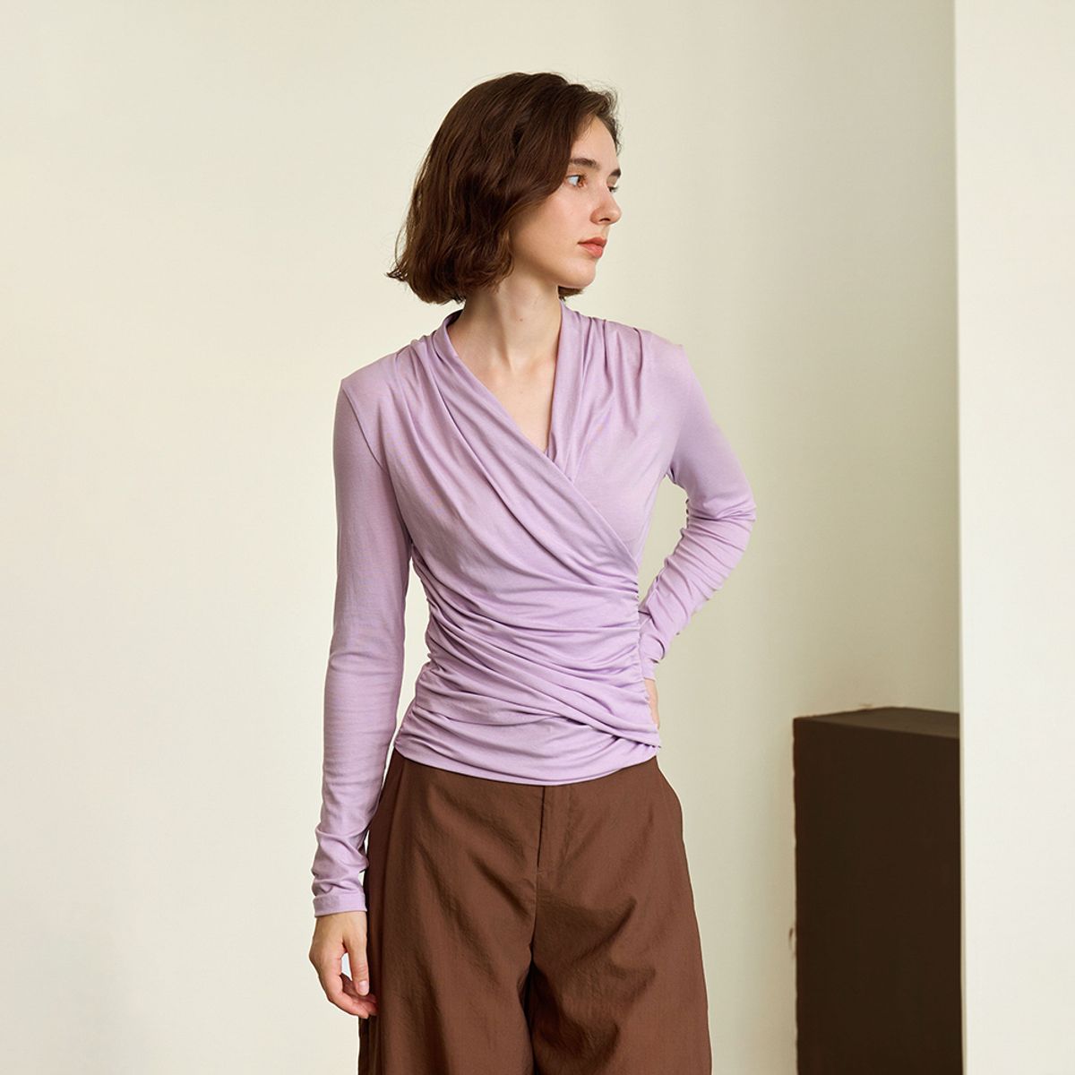 와이와이아이엠(YYIAM) YY_V-neck slim long sleeve top_2color