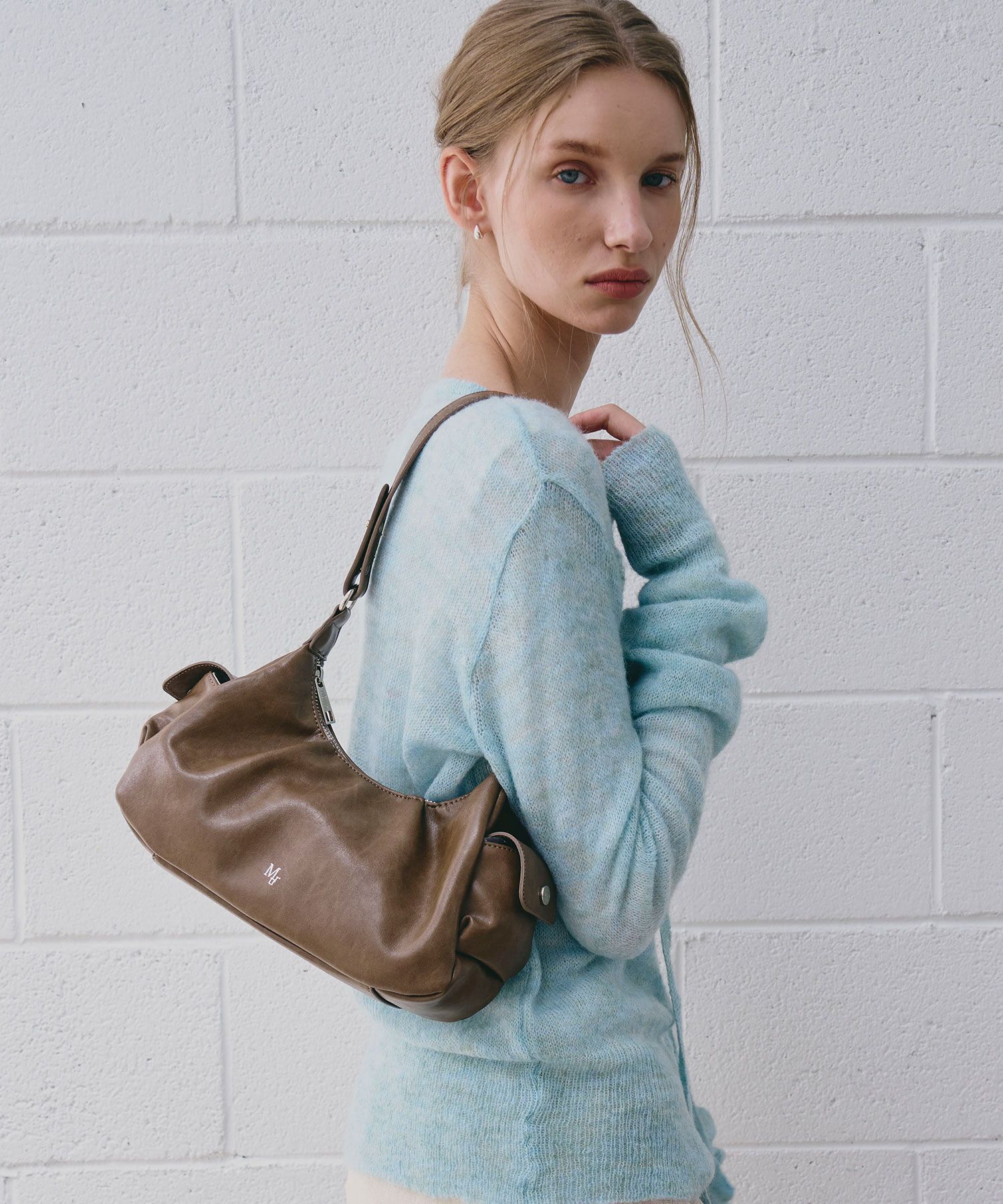バッグ Musinsa drawfit stud hobo leather bag Musinsa drawfit stud hobo leather bag - メルカリ
