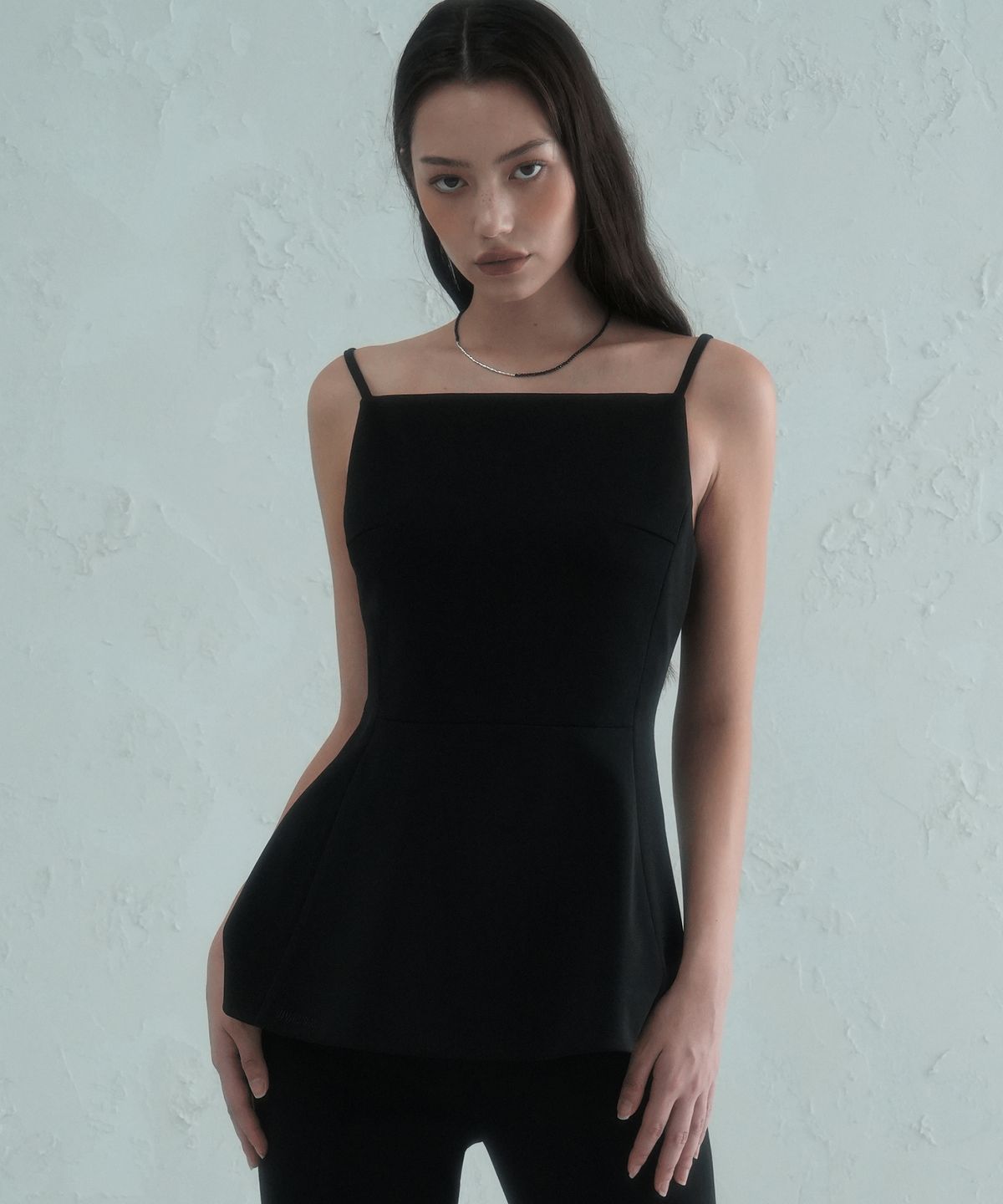 비바셔스(VIVACIOUS) Sie Slender Sleeveless BLACK