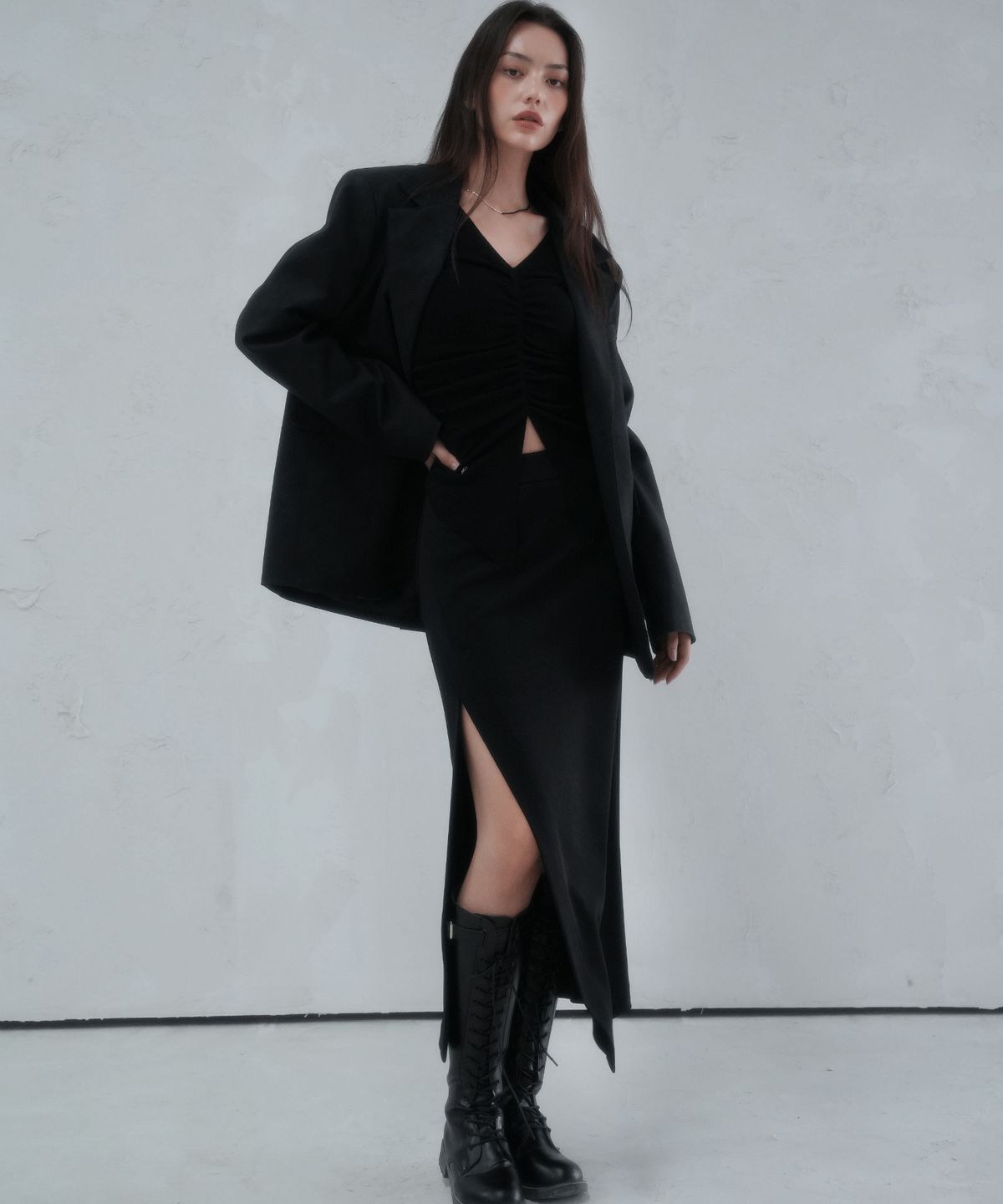 비바셔스(VIVACIOUS) La Oblique Slit Long Skirt BLACK