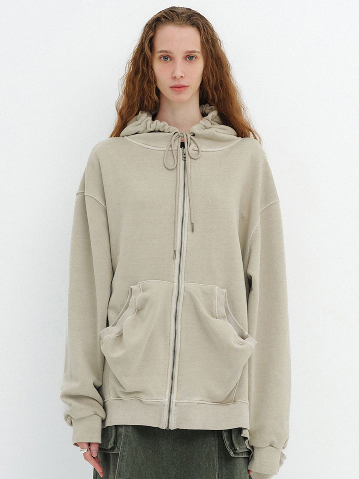 세릭(CERRIC) HOLE POINTED HOODIE ZIP UP / BEIGE