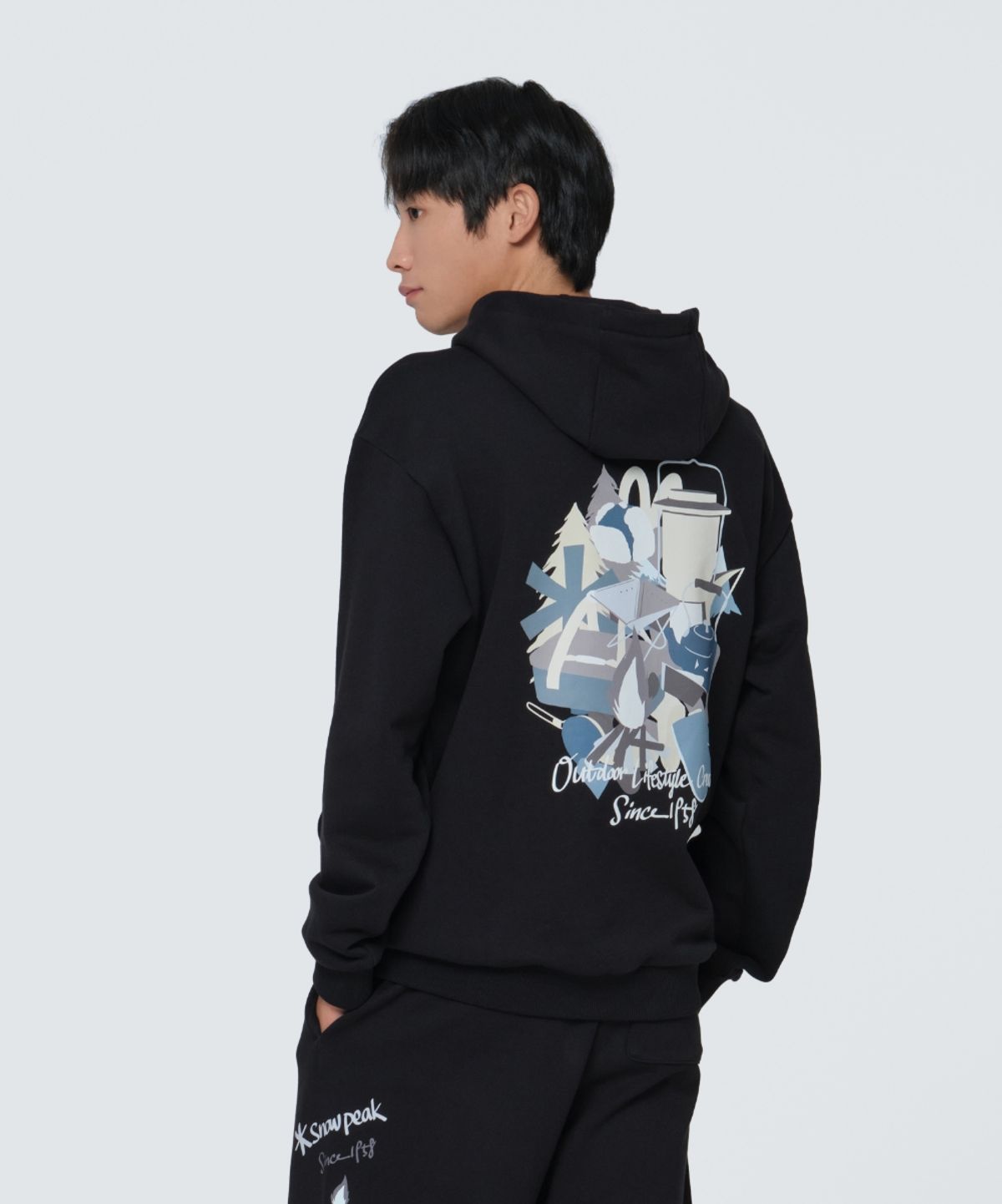 스노우피크 어패럴(SNOWPEAK APPAREL) [스노우피크 X 성낙진] 기어 그래픽 후드 티셔츠 (S24FMFHD36) Black
