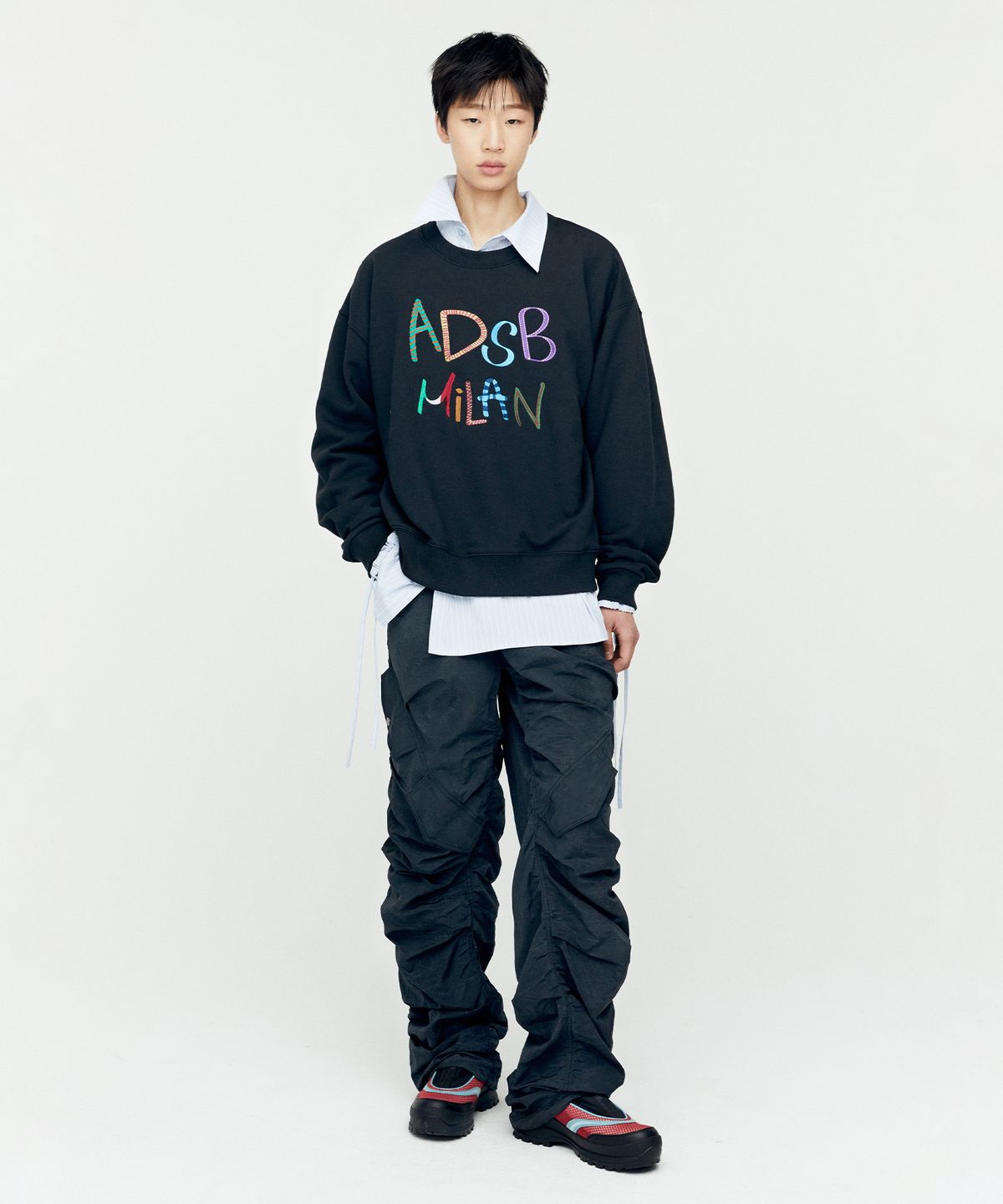 앤더슨벨(ADSB ANDERSSON BELL) (에센셜) 유니섹스 ADSB 밀란 엠브로이더리 스웻셔츠 atb1149u(BLACK)