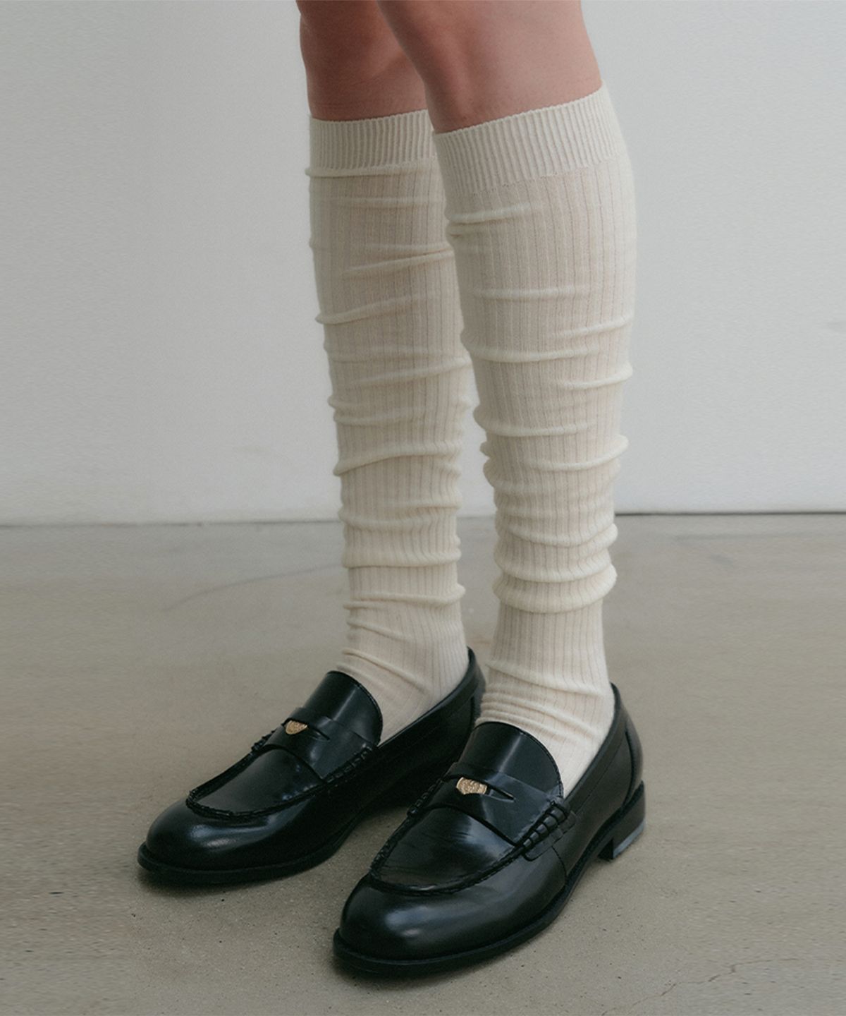 룩캐스트(LOOKAST) 아샤 오버니삭스_아이보리 / ASHA OVERKNEE SOCKS_IVORY