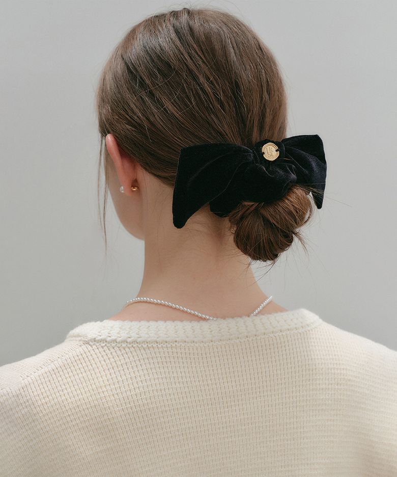 샤롯데 벨벳 리본 헤어스크런치_블랙 / CHARLOTTE VELVET RIBBON HAIR SCRUNCH_BLACK