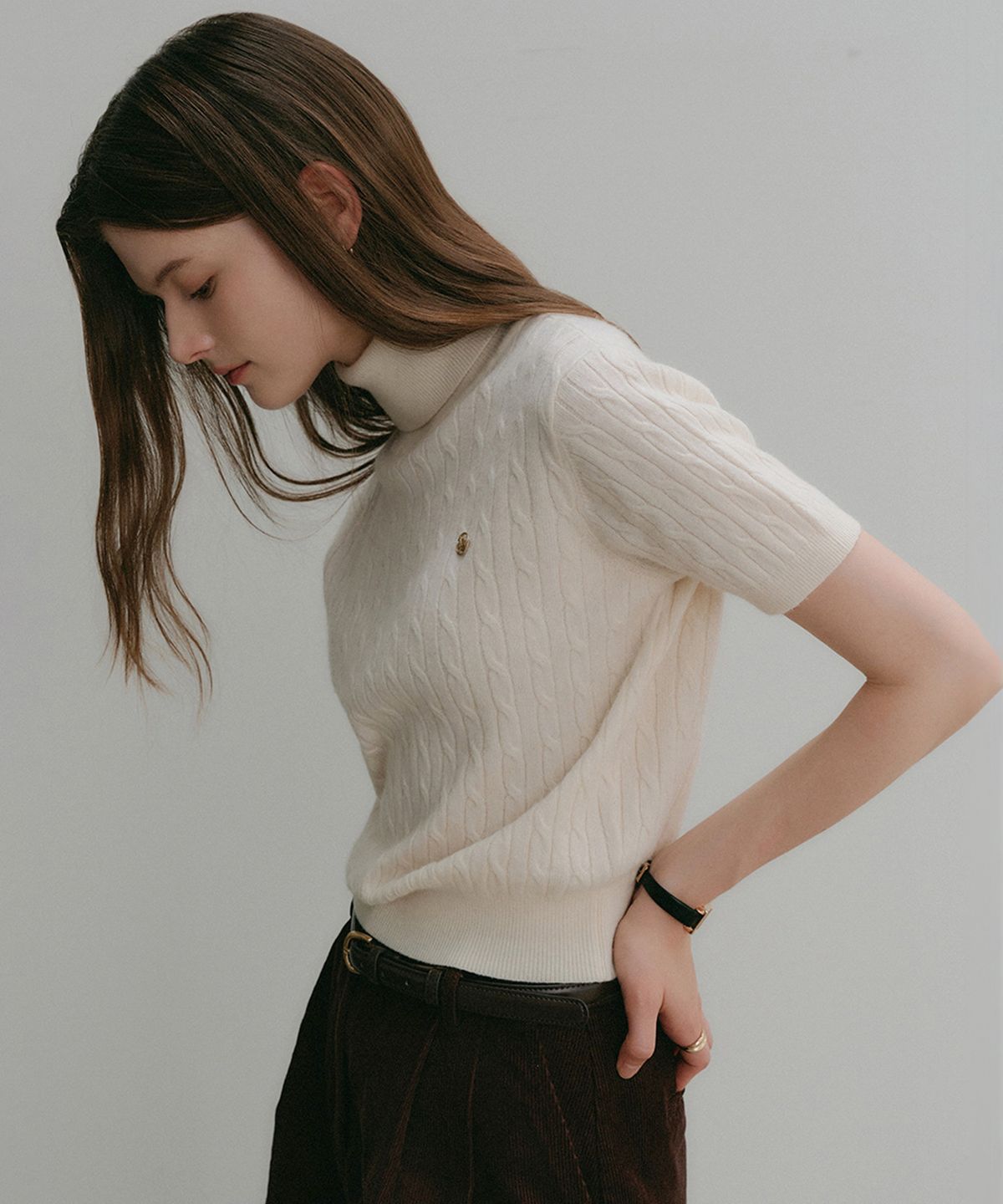 룩캐스트(LOOKAST) 리사 캐시미어 하프 탑_아이보리 / LISA CASHMERE HALF TOP_IVORY