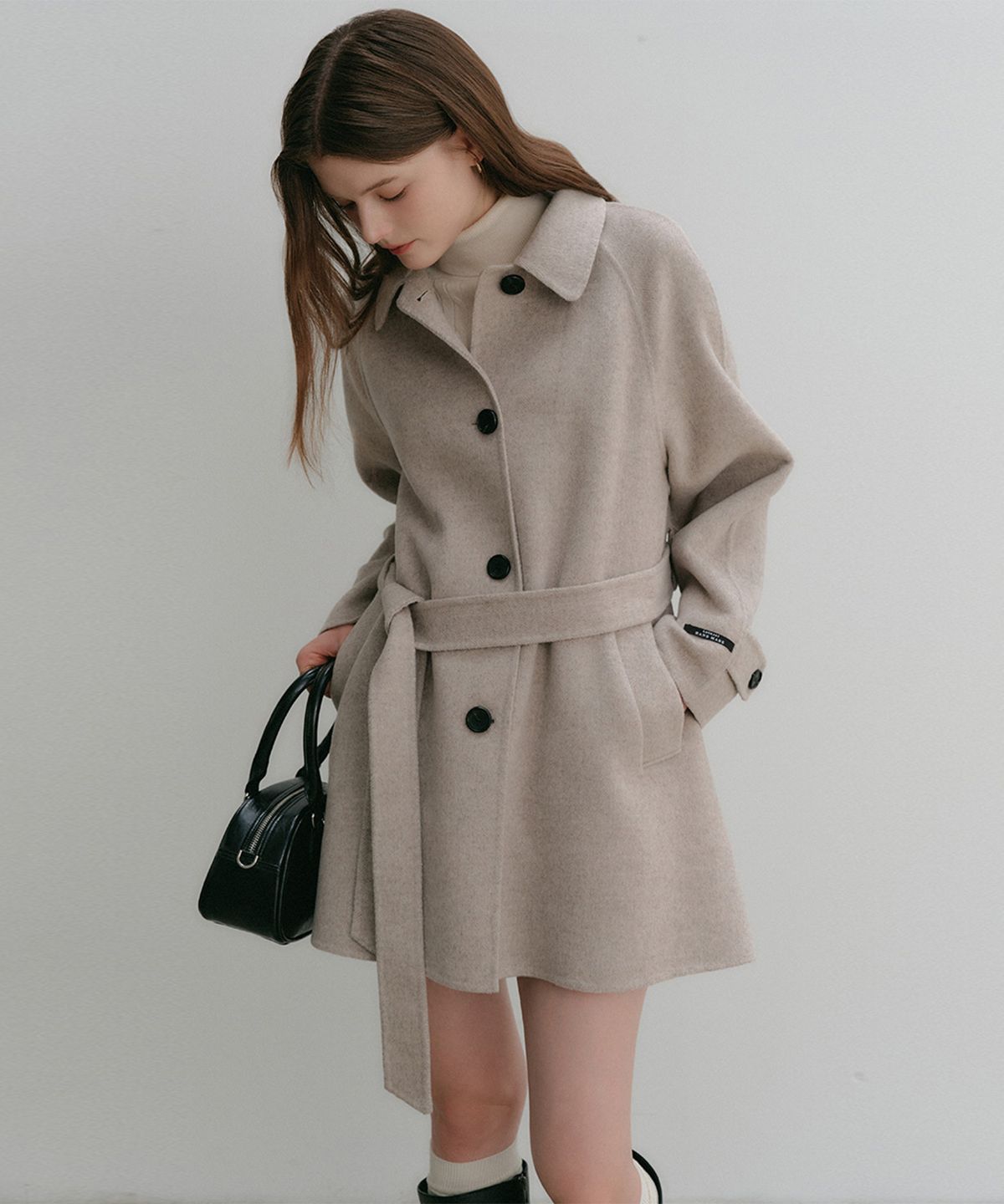 룩캐스트(LOOKAST) 리앤 울 핸드메이드 하프 코트_베이지 / LEANNE WOOL HANDMADE HALF COAT_BEIGE