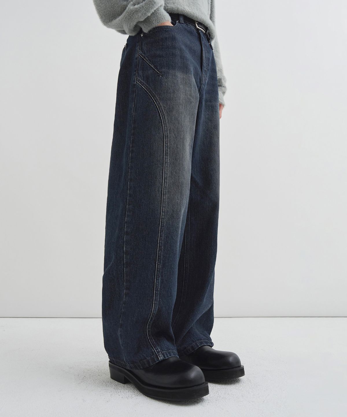 드로우핏(DRAW FIT) 커브드 인시전 라인 데님 팬츠 [SLATE BLUE]