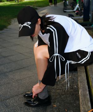 Ribbon Tie Down Cap - Black