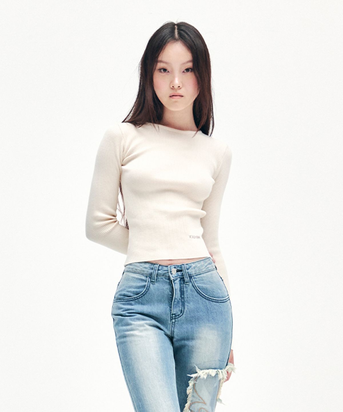 유희(YOUHEE) BASIC LOGO KNIT IVORY