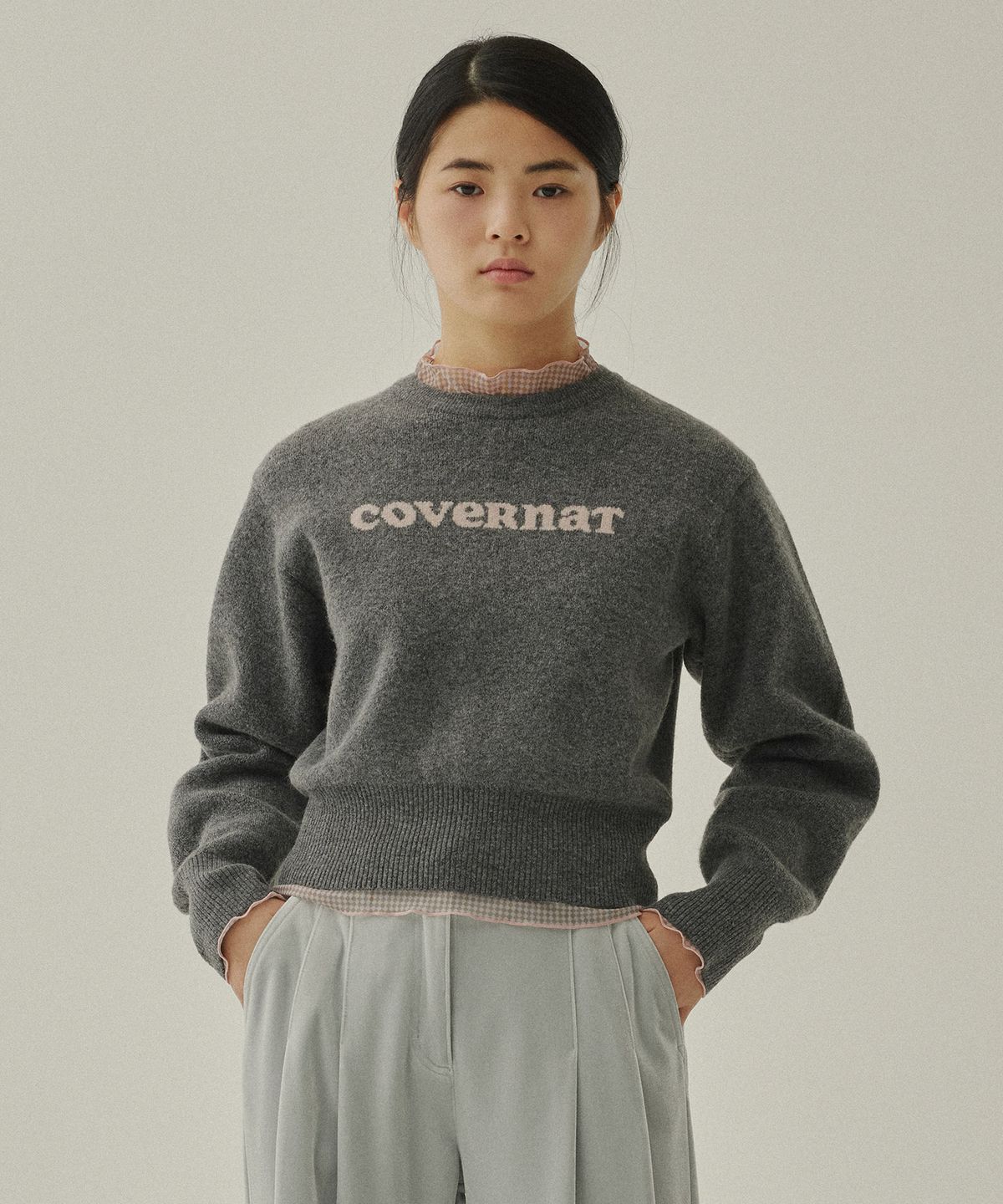 커버낫 우먼(COVERNAT WOMAN) 우먼 쿠퍼 로고 니트 Charcoal
