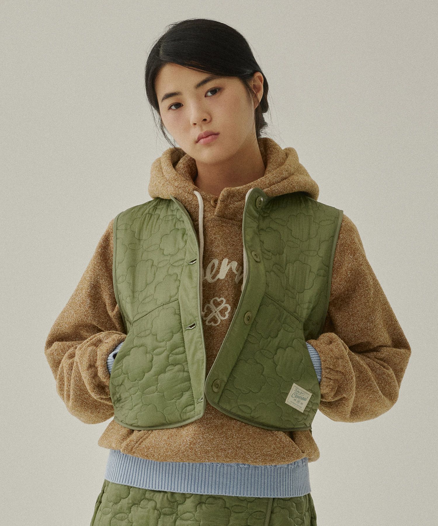 ダウンベスト COVERNAT Women's Cloverheart Quilted Reversible Short Vest L MUSINSA | COVERNAT WOMAN Women's Clover Heart Quilted