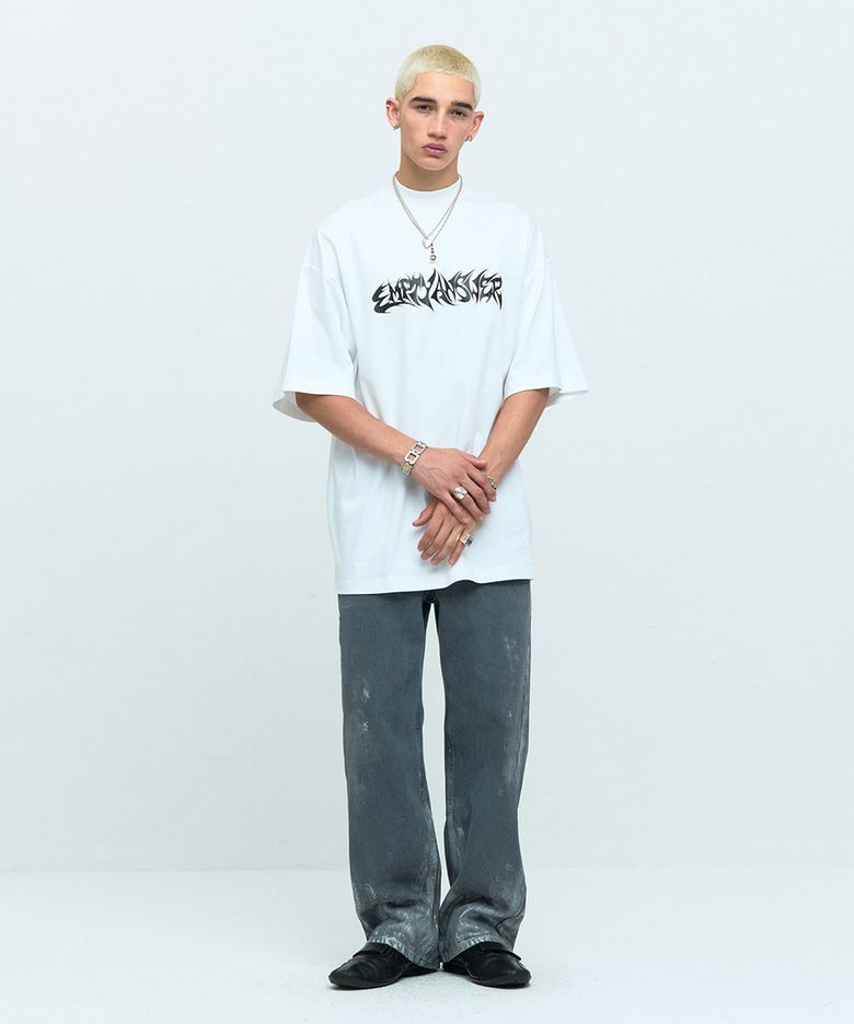 HALF NECK GRAPHIC T-SHIRT [WHITE]