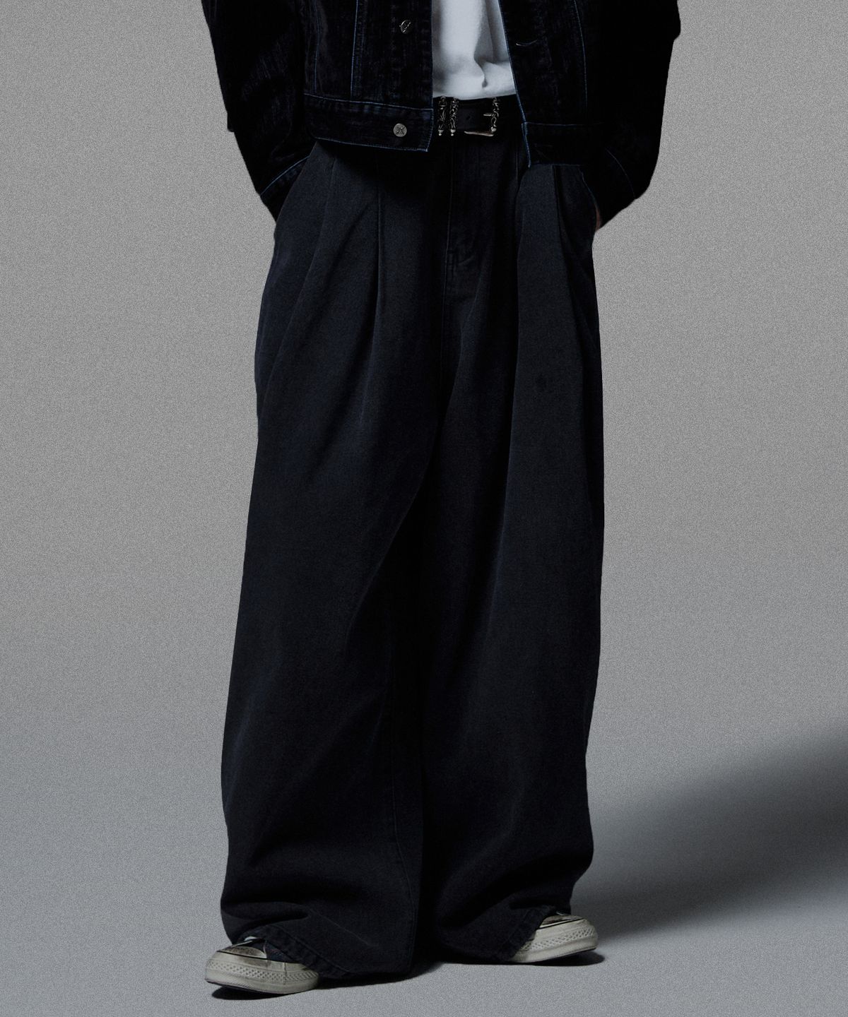 낫포너드(NOT4NERD) Two Tuck Wide Denim Pants - Black