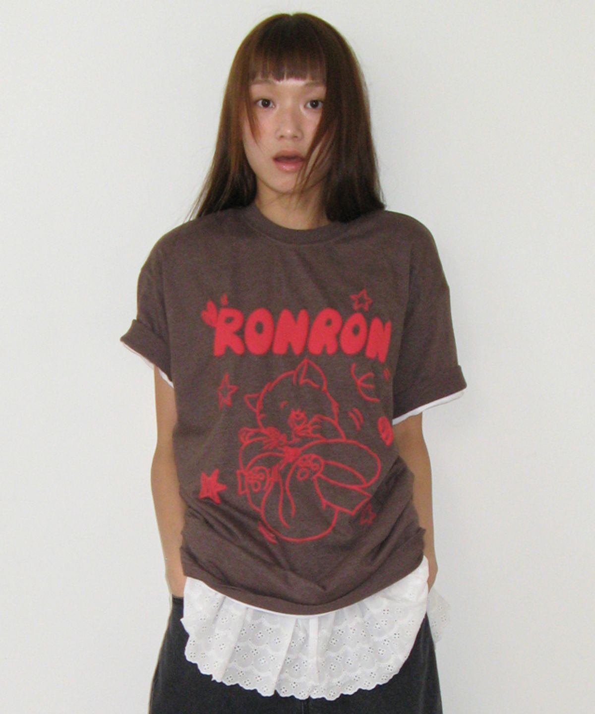 론론(RONRON) EMBO KITSCH CAT OVER FIT T SHIRT VINTAGE BROWN