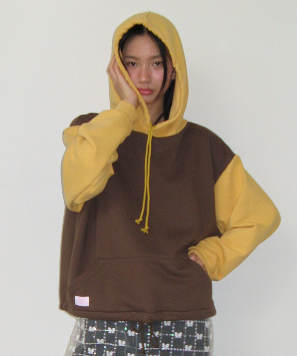 론론(RONRON) BLOCKING HOODIE BROWN MUSTARD