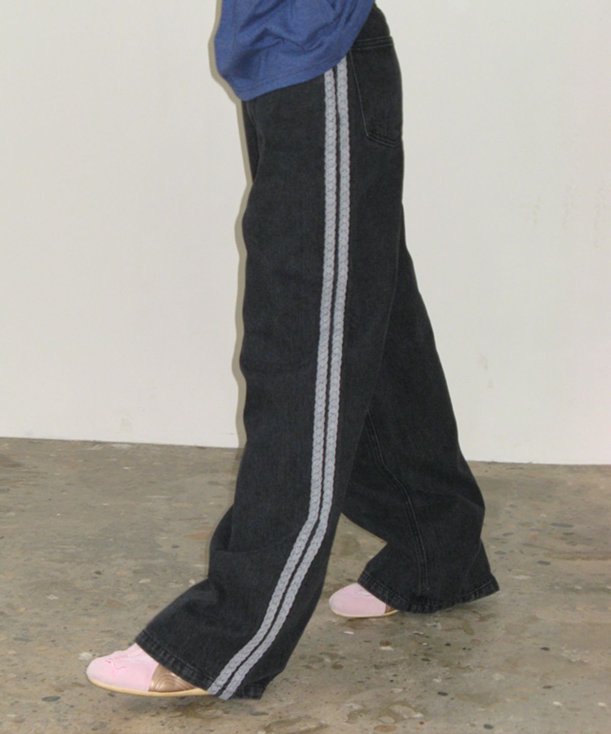 론론(RONRON) SIDE LACE TRACK DENIM PANTS BLACK