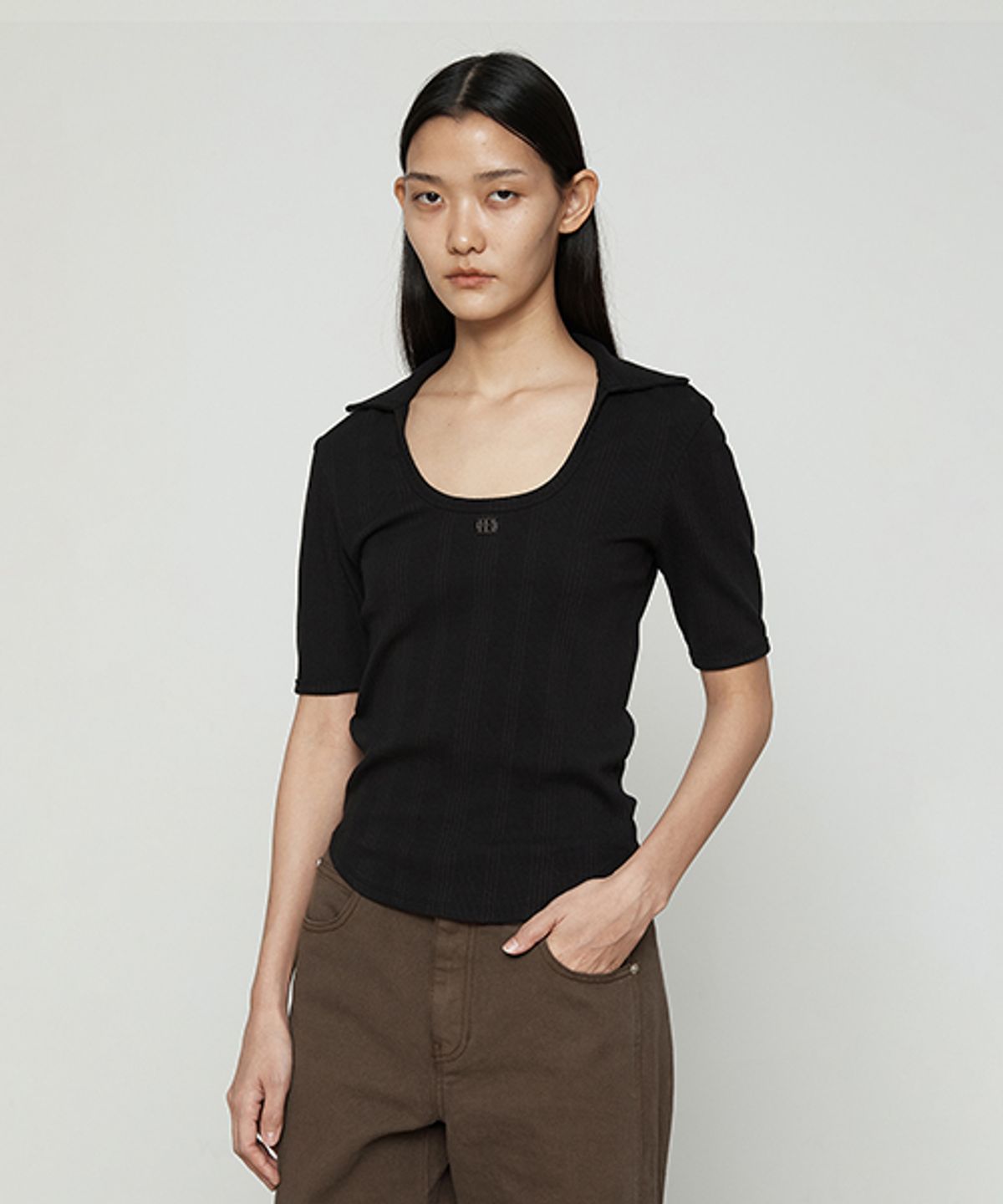 커렌트(CURRENT) 카라 U넥 하프슬리브 [블랙]