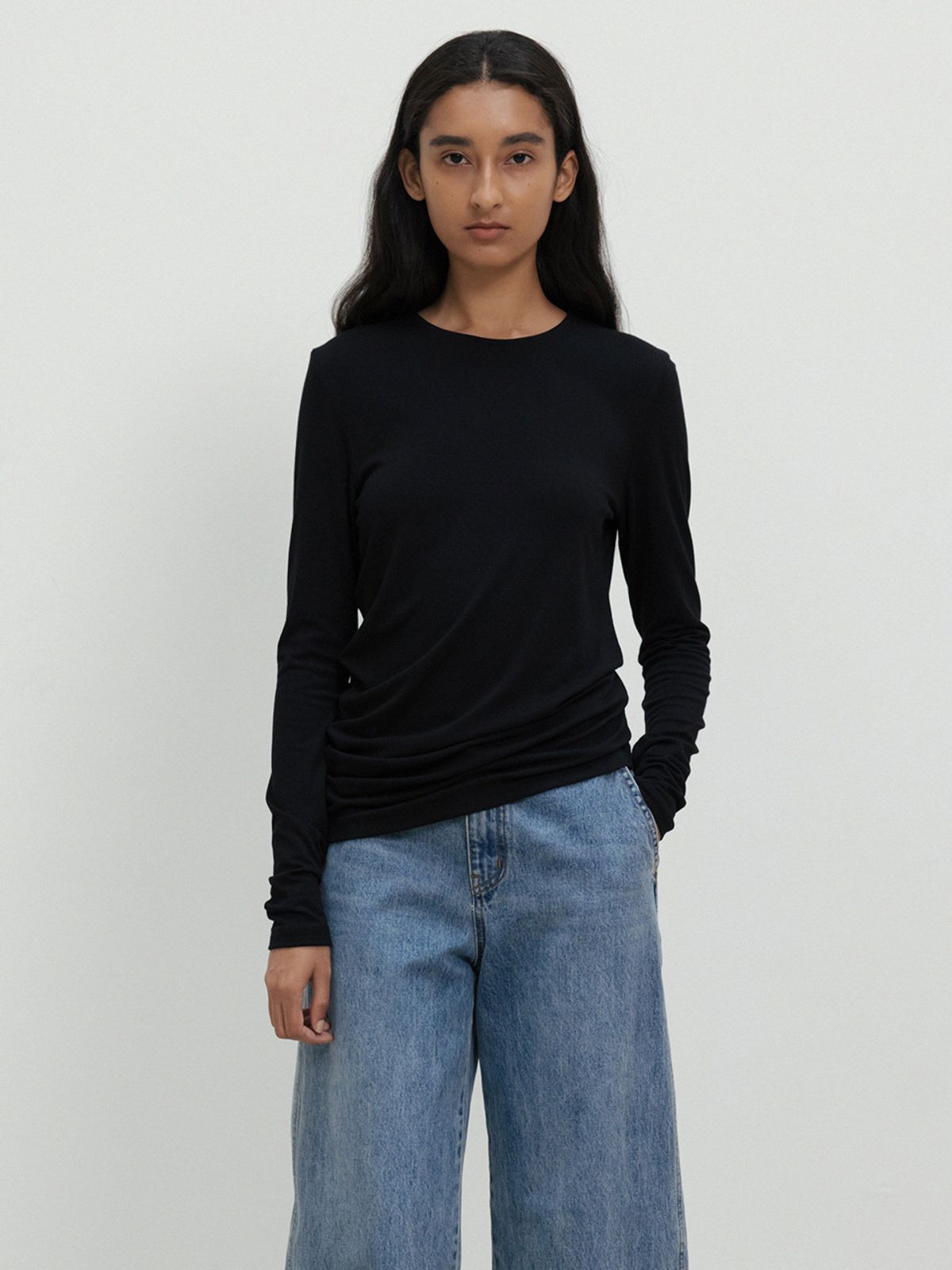 레이스(RRACE) Curved T-Shirt_Black