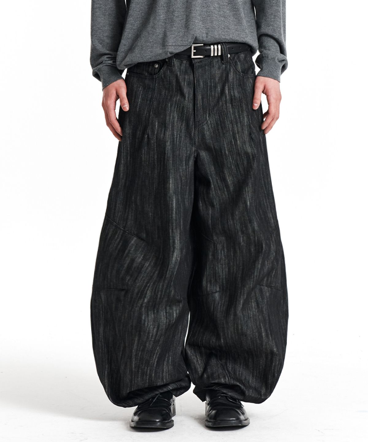 기철(KICHUL) FLOWING WAVE BALLOON DENIM PANTS (RAW BLACK)
