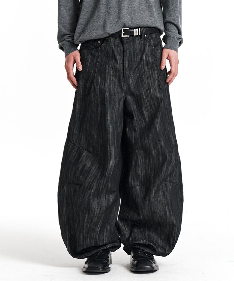 FLOWING WAVE BALLOON DENIM PANTS (RAW BLACK)