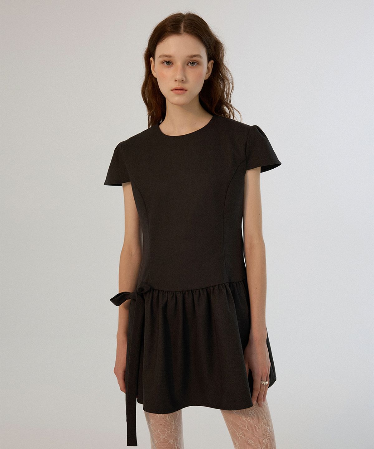썸웨어버터(SOMEWHEREBUTTER) Viola mini dress - Charcoal