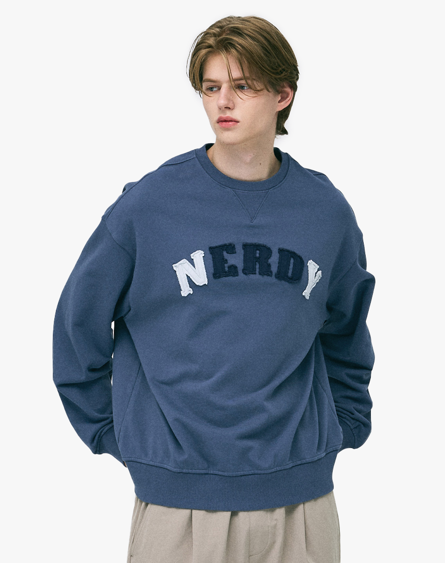 [ NERDY ]★24FW★韓国人気★VINTAGE ARCH LOGO SWEATSHIRT MUSINSA | NDY Vintage Arch Logo Sweatshirt (Black/Melange