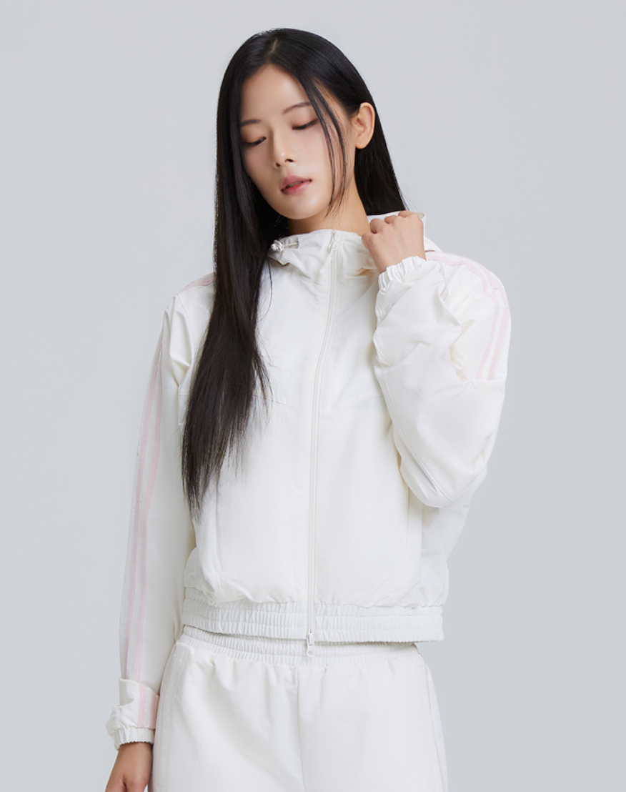 さらに100円引き◆NERDY◆WOMEN'S NY HOODIE WINDBREAKER MUSINSA公式 | NERDY Women's NY Hoodie Windbreaker (Black