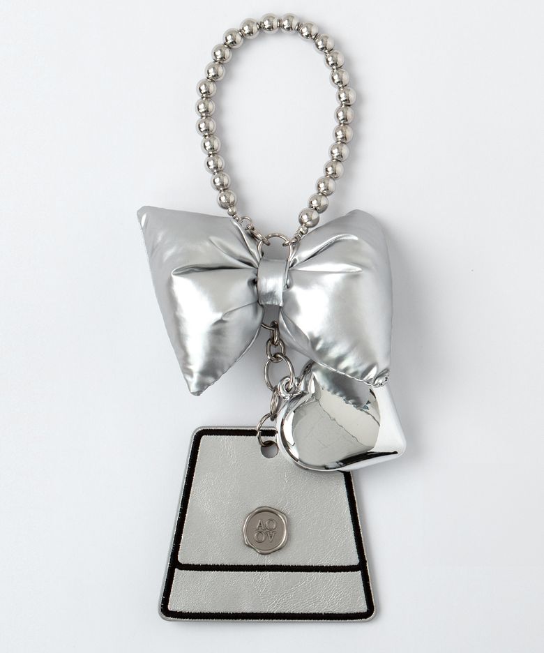 SILVER RIBBON CHARM KEYRING