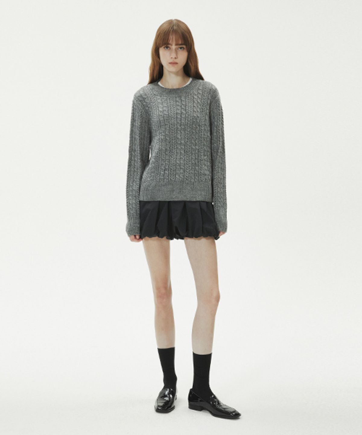 레이디 볼륨(LADY VOLUME) TWIST CABLE PUNCHING ROUND KNIT_MELANGE GRAY