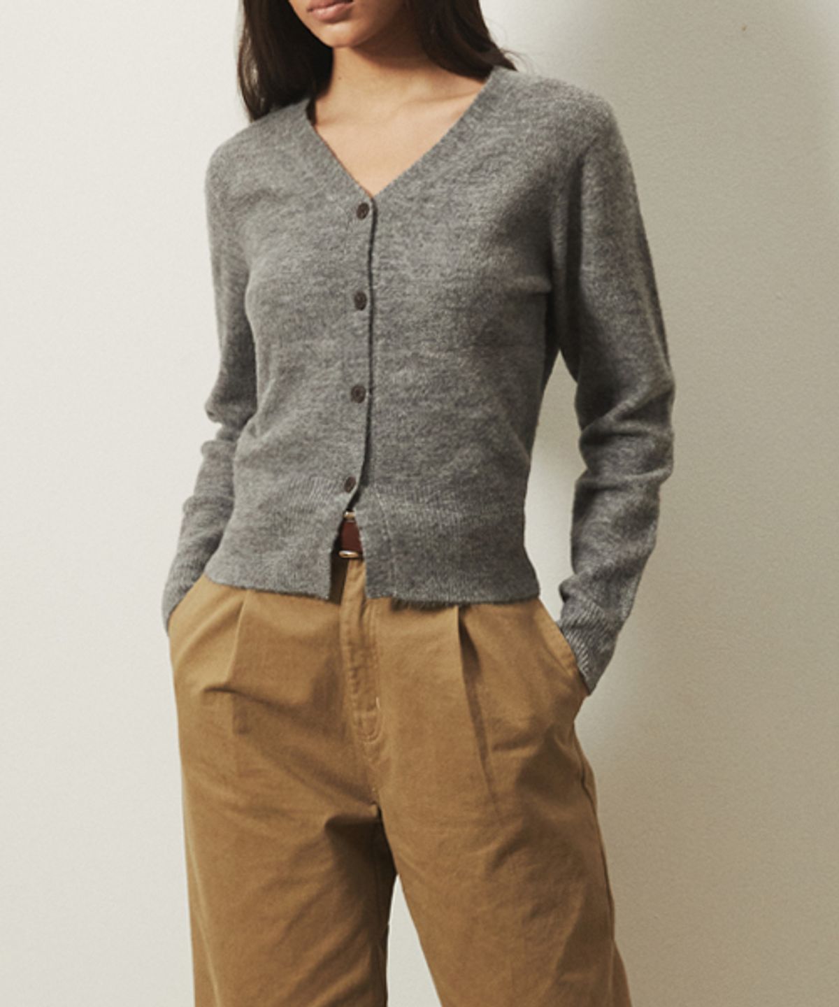 레이디 볼륨(LADY VOLUME) V-NECK WOOL BUTTON KNIT CARDIGAN_GRAY
